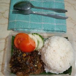 Nasi Iga Penyet Sambel Klotok