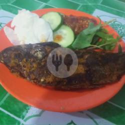 Mujair Tahu Tempe Bakar Nasi.gratis Teh Obeng