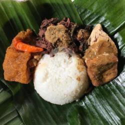 Nasi Gudeg Tahu Krecek