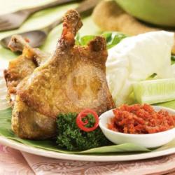 Bebek Goreng Empuk Super Besar