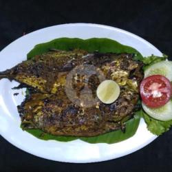 Ikan Kuwe Pepes Bakar