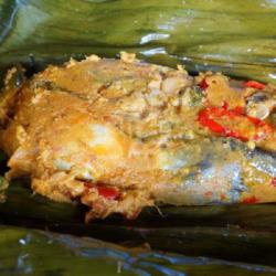 Pais Patin (pepes)   Sayur   Sambal