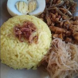 Nasi Kuning Bihun Orek Teri Kacang Telur Balado