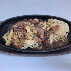 Mie Ca Ayam Lada Hitam ( Hot Plate )