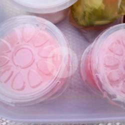 Puding Susu Strawberry