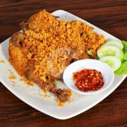 Ayam Kremes Satu Ekor Lalapan Sambal