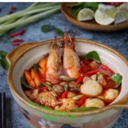 Tom Yum Seafood Soup (udang, Cumi, Ikan)