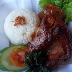 Nasi Uduk   Dada Sayap Bakar