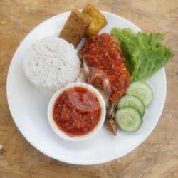 Ayam Penyet Super Besar Komplit