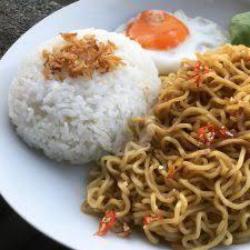 Ngakan Nasi Indomie Telor