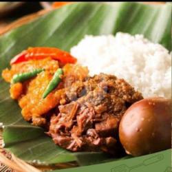 Gudeg Krecek Telur Pindang