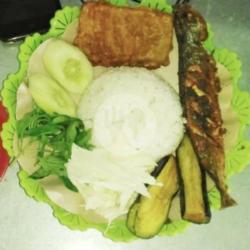 Lalapan Ikan Layang   Nasi