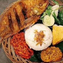 Paket Komplit Ikan Nila Merah Goreng