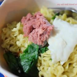 Indomie Rebus Telor Kornet