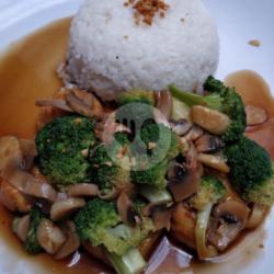 Nasi Tumis Broccoli Jamur Saos Tiram