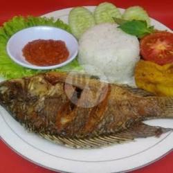 Nasi Penyetan Ikan Mujaer Biasa