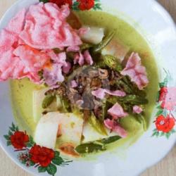 Lontong Gulai Tauco