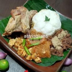 Nasi Gudek Krecek Ayam Opor