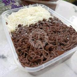 Brownies Lumer Toping Coklat Lumer Kacang Keju Parut Coklat Parut