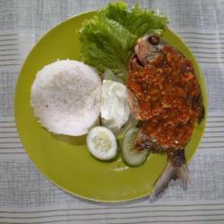 Nasi Bawal Geprek Sambal Merah