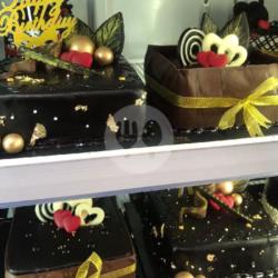 Kue Ulang Tahun Coklat Ganache 20x20