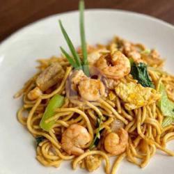 Mie Goreng Seafood Kangkung Belacan