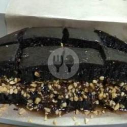 Martabak Blackforest Kacang Coklat