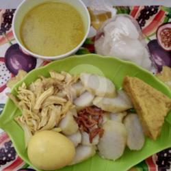 Lontong Opor Komplit Telur Utuh