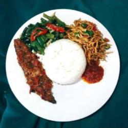 Nasi Rames Pindang Sambel