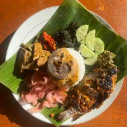 Nasi Padang Nila Bakar   Es Teh