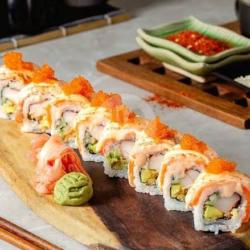 Aburi Garlic Salmon Roll