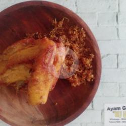 Dada Ayam Kampung Goreng Srundeng