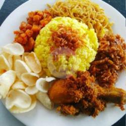 Nasi Kuning Ayam Bakar Manis Free Es Teh