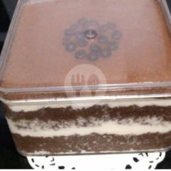 Tiramisu Dessert Box