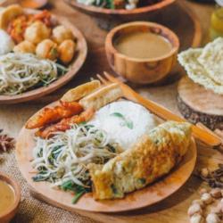 Nasi Pecel Komplit Bakso Goreng