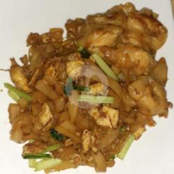 Kwetiau Pangsit Goreng