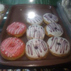 3 Donat Vanila Blubery