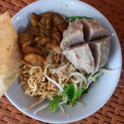 Indomie Ayam Bakso Urat Albarokah