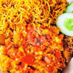 Mie Goreng Ayam Geprek Ambyar