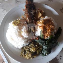 Nasi Ikan Kembung Panggang