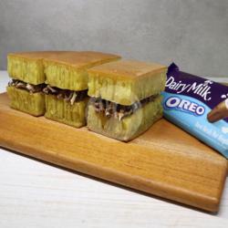 Martabak Cadbury Dairy Milk Oreo