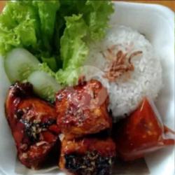 Nasi Ayam Bakar Kecap Madu Tempe,tahu Sambal Terasi/merah