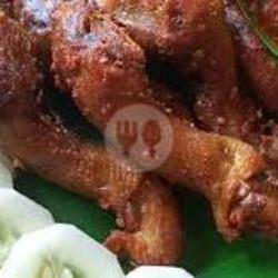 Ayam Goreng Kepala Besar