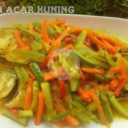 Ikan Nila Acar Kuning   Sambal   Lalapan   Es Teh