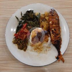 Nasi Rames Kembung Bakar