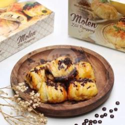 Molen Lilit Blangkon Pastry Coklat