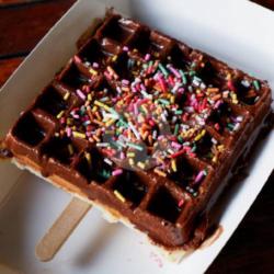 Waffle Coklat Meses Rainbow