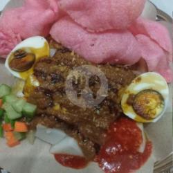 Kupat Tahu   Telor