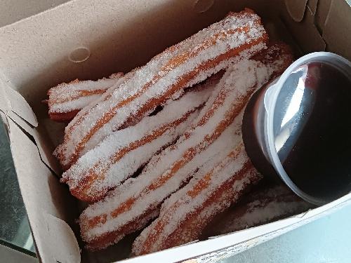 Churros Cireng Kedai Fandi dan Zahra, Pahandut