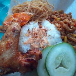 Nasi Uduk Sayap Bacem